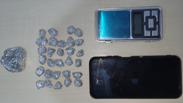 Trinta porções de crack são apreendidas em uma residência de Canaã