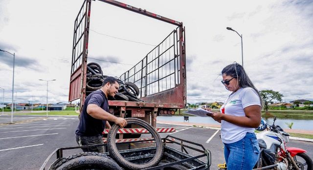 Prefeitura realizou coleta de pneus para diminuir focos da dengue