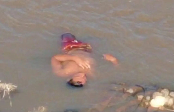 “Morto” acorda na hora em que bombeiros o resgatavam em rio