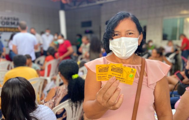 40 cartões Reforma e Construção, são entregues pela Prefeitura de Canaã dos Carajás