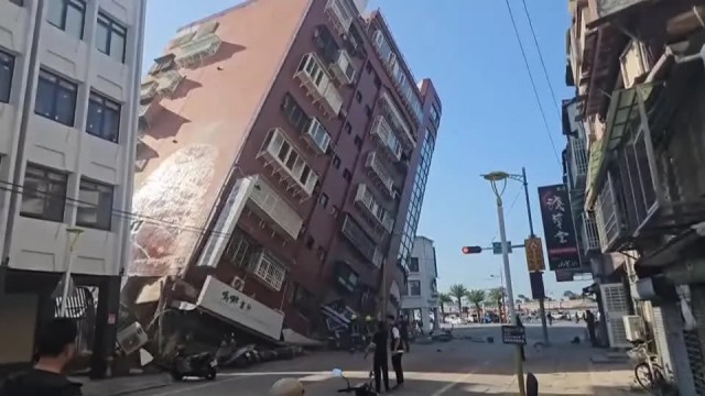 Terremoto mais forte em 25 anos em Taiwan deixa nove mortos e mais de 800 feridos