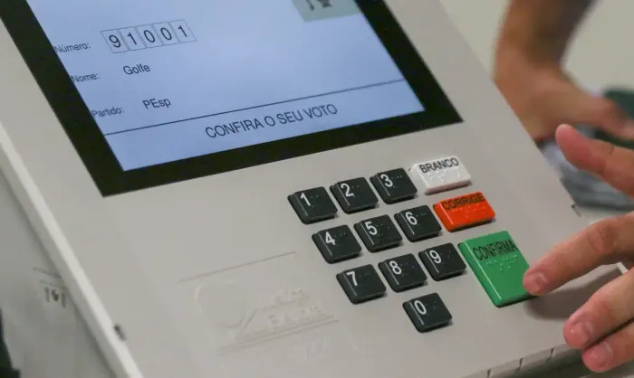 Jovens de 16 a 18 anos podem tirar 1º título de eleitor até 8 mde maio