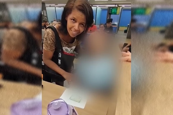 Mulher que estava com morto em cadeira de rodas para sacar empréstimo é presa em flagrante