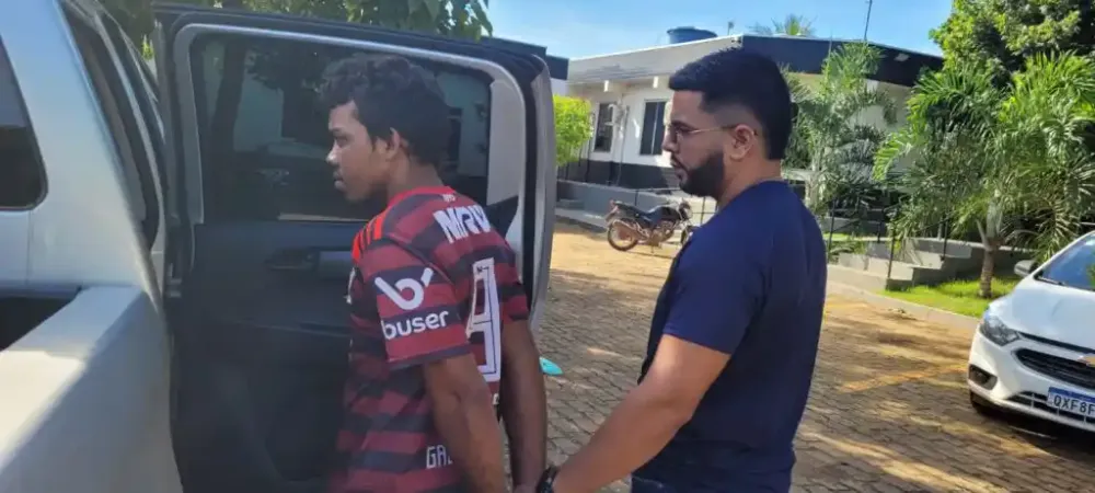 Após furtar chinelo, homem culpa falta de caridade: “ninguém queria me dar”