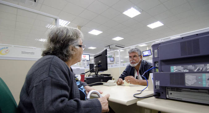 Bolsonaro veta suspensão da prova de vida de beneficiários do INSS durante pandemia