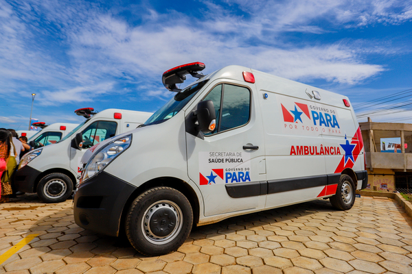 Saúde: Governador entrega ambulância com UTI para Canaã