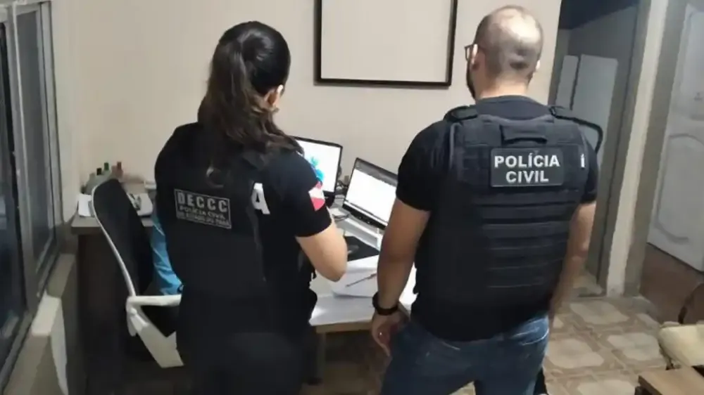 PC cumpre mandados de busca e apreensão contra homem suspeito de estupro de vulnerável virtual, em Belém