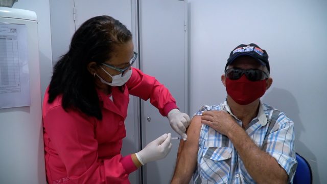 Pessoas a partir dos 40 anos de idade já podem tomar a 4ª dose contra a Covid-19