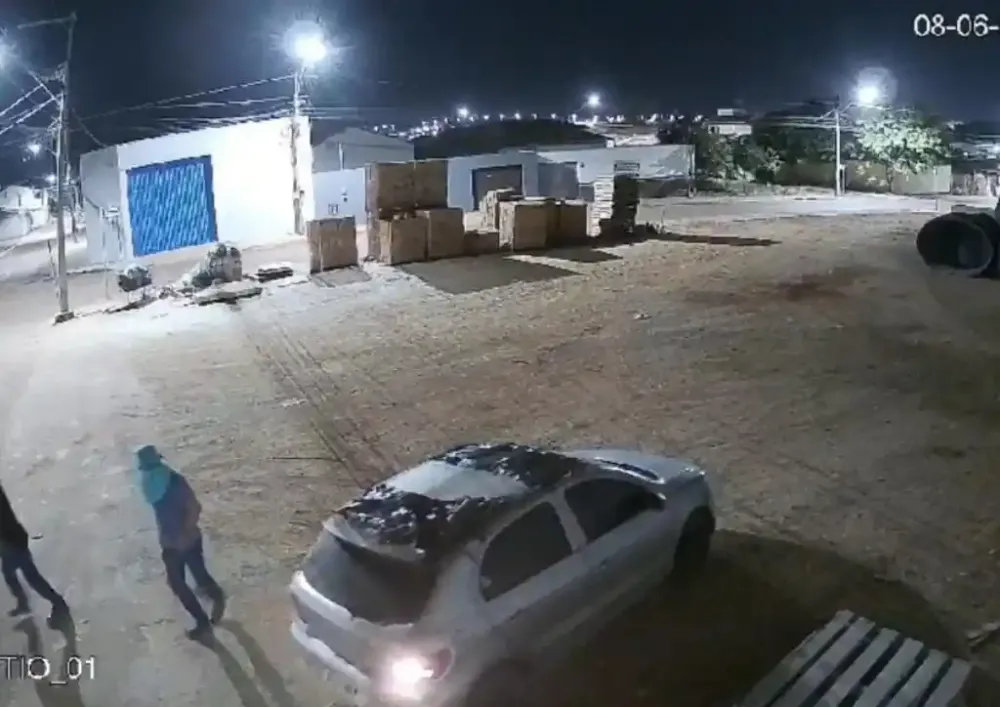 Dupla tenta furtar bobinas de cabo elétrico e morre em confronto com a PM