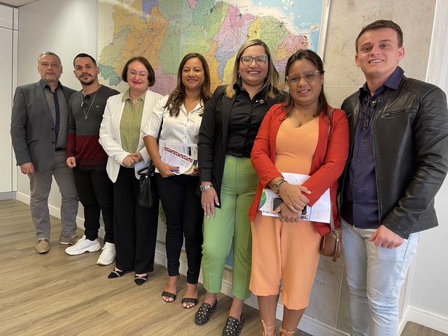 Em Brasília, comitiva busca novos programas para mulher e juventude em Canaã