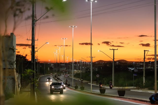 Vasos de flores, ciclovia e painel em LED: assim são as duas novas avenidas de Canaã