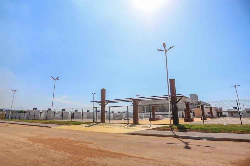 Praça de Alimentação chega à fase final com instalação de módulos