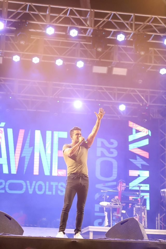 Show de Ávine Vinny fecha terceiro dia do festival gastronômico de Canaã 