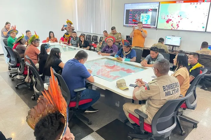 Lideranças indígenas e Corpo de Bombeiros discutem estratégias de combate a incêndios