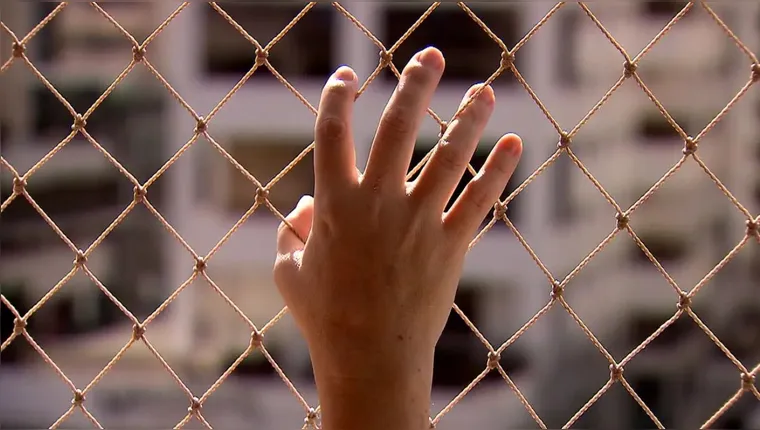 Lula sanciona lei que aumenta pena para feminicídio