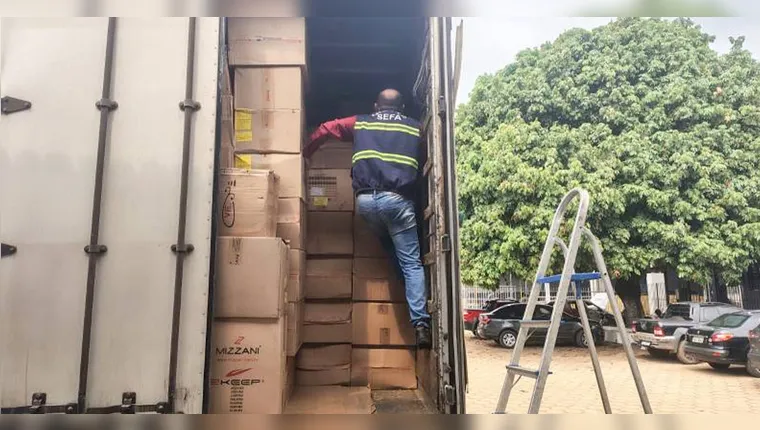 Sefa aprende 645 pares de calçados e materiais de construção