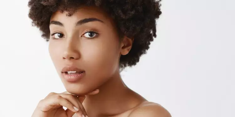 Cuidados com a pele no fim de ano: confira 5 dicas para manter a boa aparência