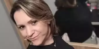 Suspeita de matar familiares com bolo envenenado deixou carta antes de morrer em cela