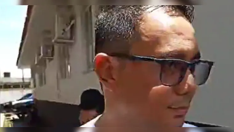 Médico suspeito de estuprar adolescente se entrega à polícia