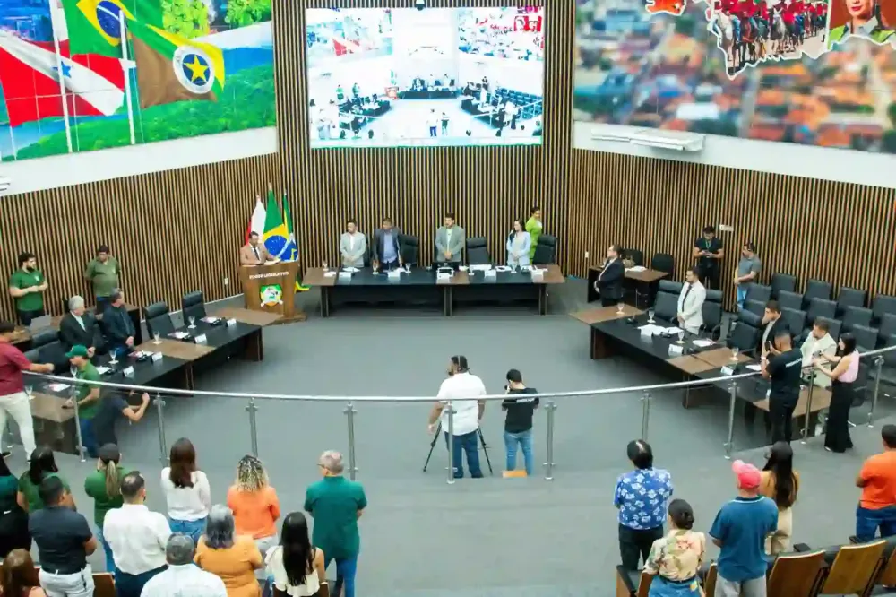 Em sessão realizada excepcionalmente nesta quinta-feira, vereadores aprovam indicações