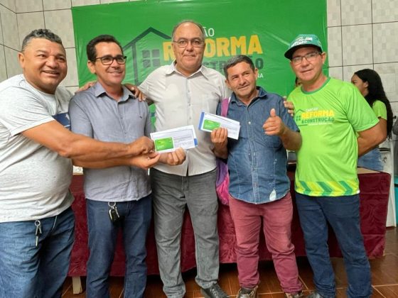 36 cartões Reforma e Construção são entregues em Canaã.