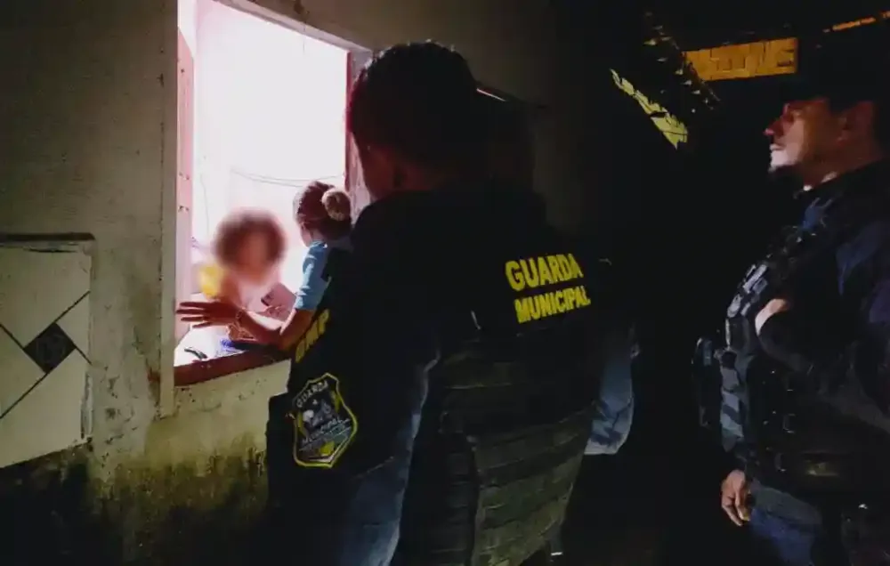 Encontrada sozinha e sem comida, menina de 6 anos denuncia abusos