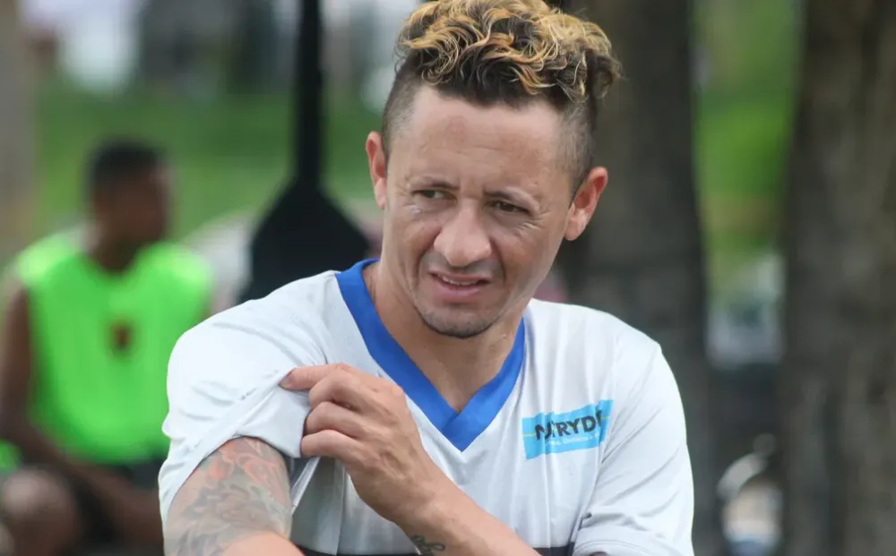 “Thiago Marabá”, ex-Águia, morre após segundo acidente de moto