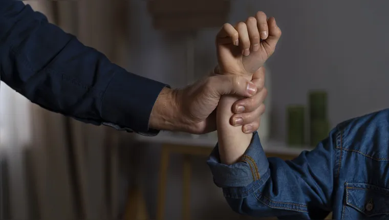 Pastor é preso por abusar de jovem de 14 anos com deficiência