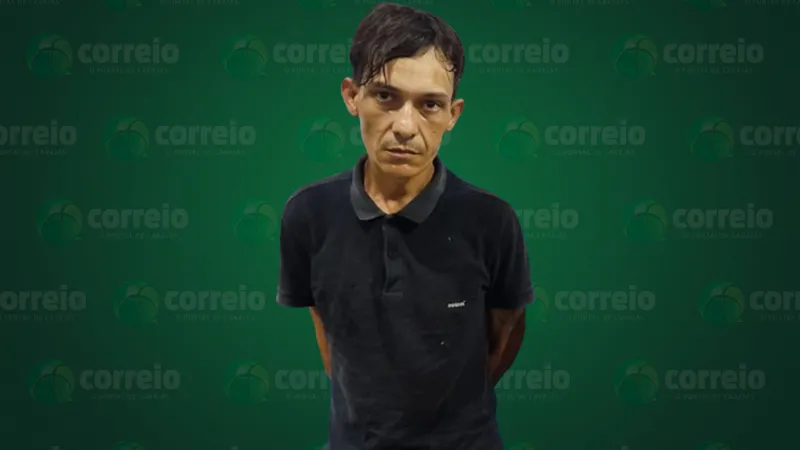 Homem é morto a facada enquanto dormia no sofá de casa