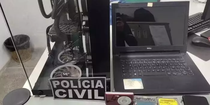 Universitário é preso por extorquir vítimas e vender mais de 40 mil fotos íntimas no OnlyFans