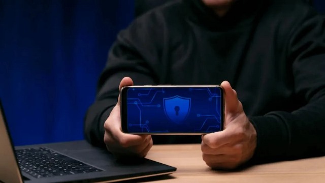 Cuidado com o vírus de celular que desvia o PIX