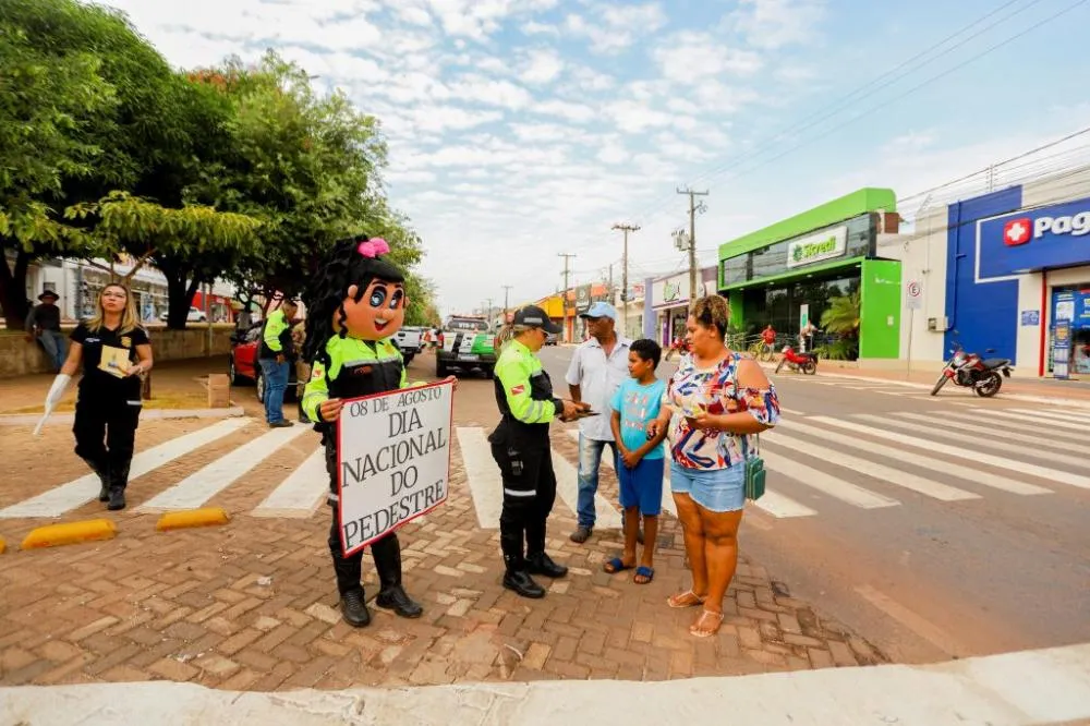 Ação educativa marca o dia nacional do pedestre em Canaã dos Carajás