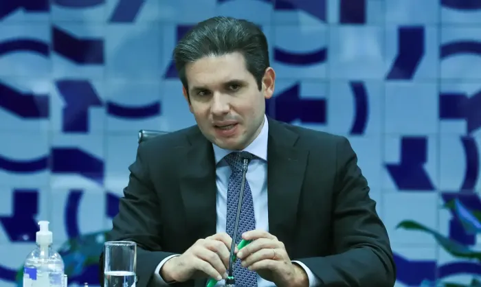 Motta defende PEC da Blindagem e diz que debate foi distorcido