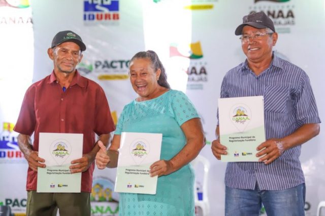 Idurb realizou entrega de títulos de regularização fundiária do bairro novo horizonte, nesta quinta-feira (28)