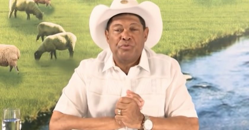 Valdemiro Santiago pede doações de um salário mínimo aos fiéis