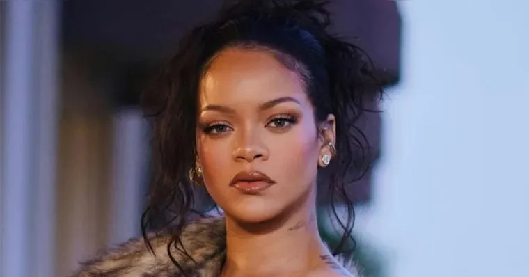 Casa de Rihanna é alvejada com cerca de 10 tiros em Beverly Hills