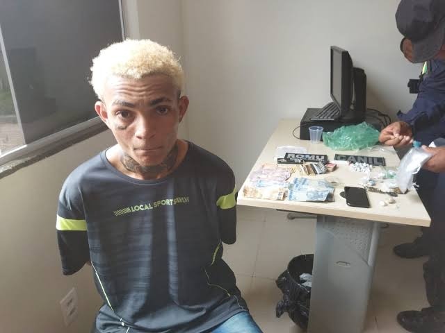 Dupla de assaltantes entra em confronto com a PM e um acaba morto