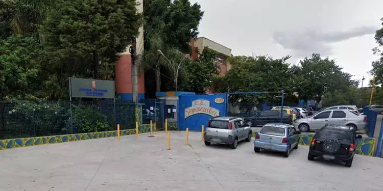 Adolescente apreendido por tiroteio em escola agiu contra homofobia, diz advogado