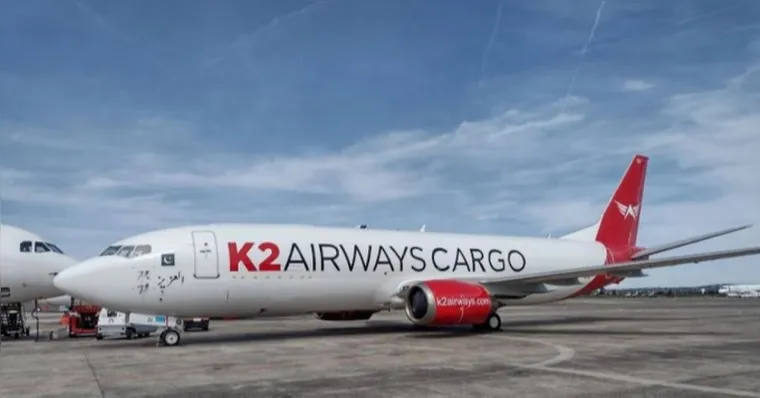 Boeing 737 com cinco pessoas a bordo desaparece no Paquistão