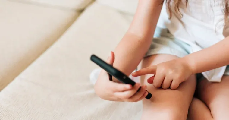 Especialista dá dicas de como reduzir tempo de tela durante férias escolares