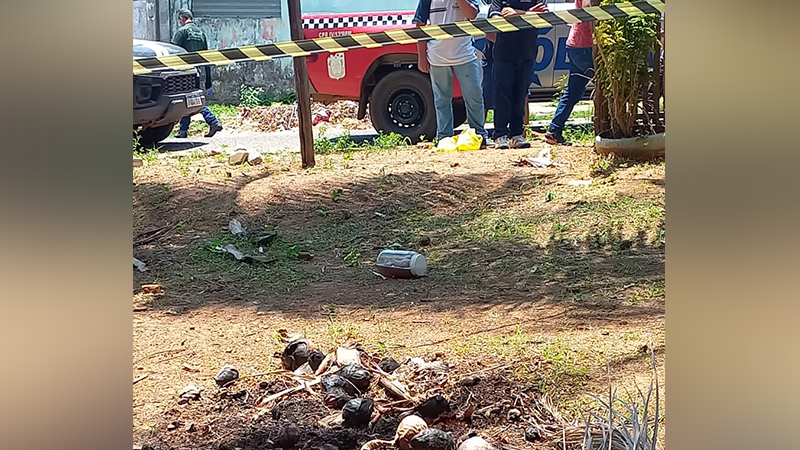 Frasco com material supostamente humano é examinado em Tucuruí