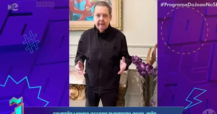 Faustão faz aparição rara no SBT e homenageia Silvio Santos