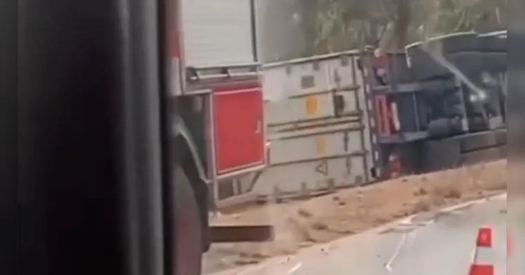 Caminhão tombou na margem da PA-287 e o condutor não resistiu | Divulgação