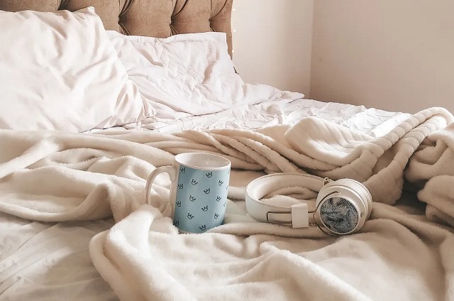 Dia de Finados é nesta quinta-feira; veja o que diz a lei sobre 'emendar' 4 dias de folga