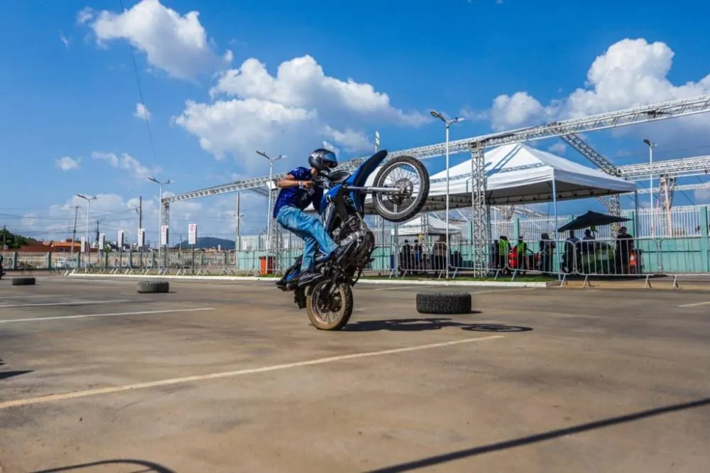 VI circuito Radical Começa com MotoShow e Grau de rua