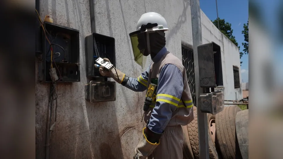 Agência bancária, churrascaria e fazenda são flagrados com furto de energia no sudeste paraense