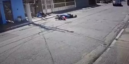 Adolescente rouba moto de idoso, passa mal e morre ao fugir com o veículo; vídeo