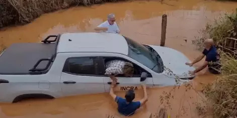 Carro que transportava servidores do Incra despenca de ponte em Eldorado dos Carajás