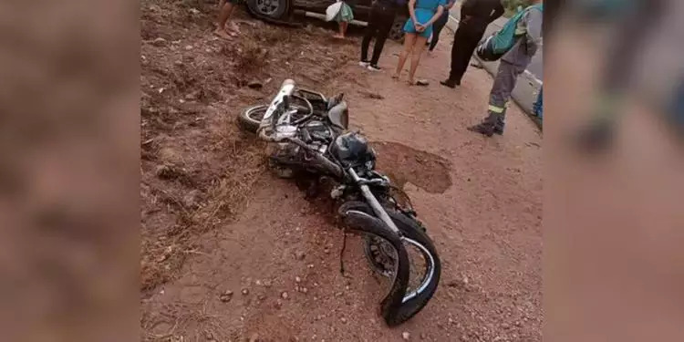 Colisão entre moto e caminhonete mata casal na BR-153, em São Geraldo do Araguaia