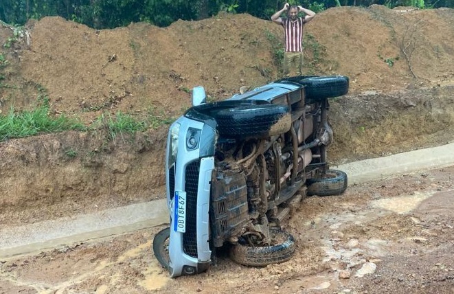 Veículo com 4 vereadores capota na PA-252 no interior do Pará